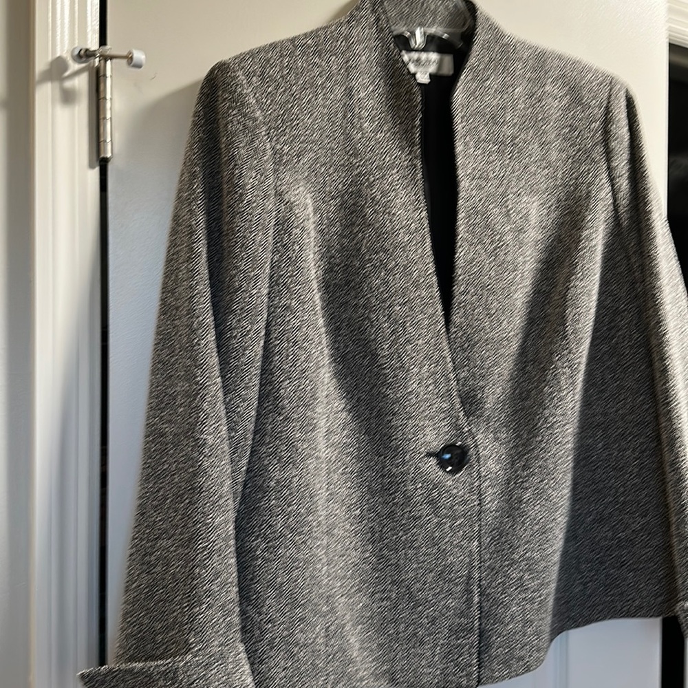 Women’s suit jacket size 14